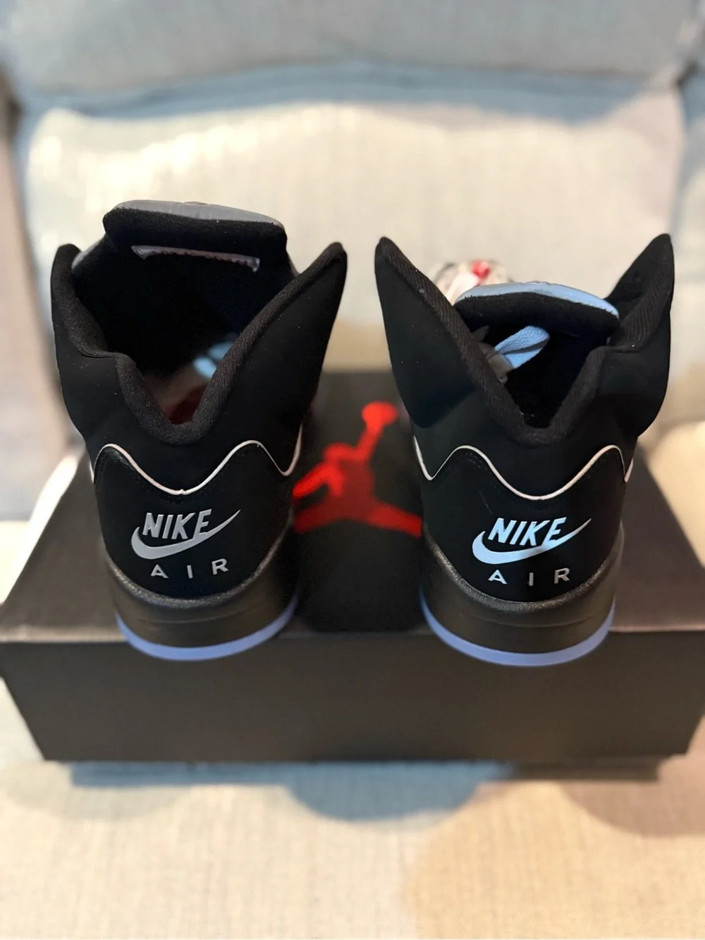Air Jordan 5 “Black Metallic” – Sneaker Listing
